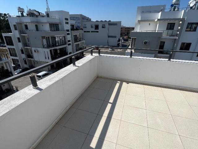 NICOSIA/KÜÇÜKKAYMAKLI KOMPLETT NEUER, LUXUSMÖBLIERTER MIETER 125 m2 2+1 PENTHOUSE ZUM VERKAUF IN NICOSIA/KÜÇÜKKAYMAKLI. 0533 859 21 66