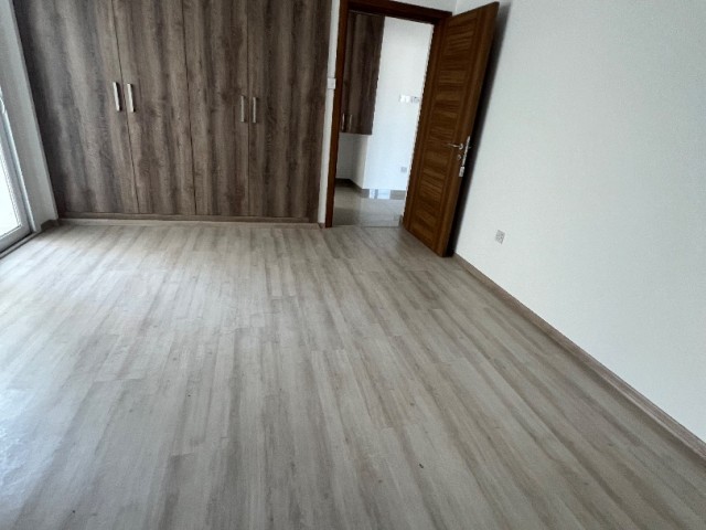 LEFKOŞA/GÖNYELİ DE HİÇ KULLANILMAMIŞ 3 BANYOLU TÜRK KOÇAN SATILIK 3+1 DAİRE.. 0533 859 21 66