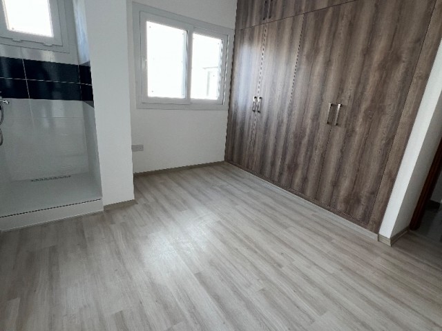 LEFKOŞA/GÖNYELİ DE HİÇ KULLANILMAMIŞ 3 BANYOLU TÜRK KOÇAN SATILIK 3+1 DAİRE.. 0533 859 21 66