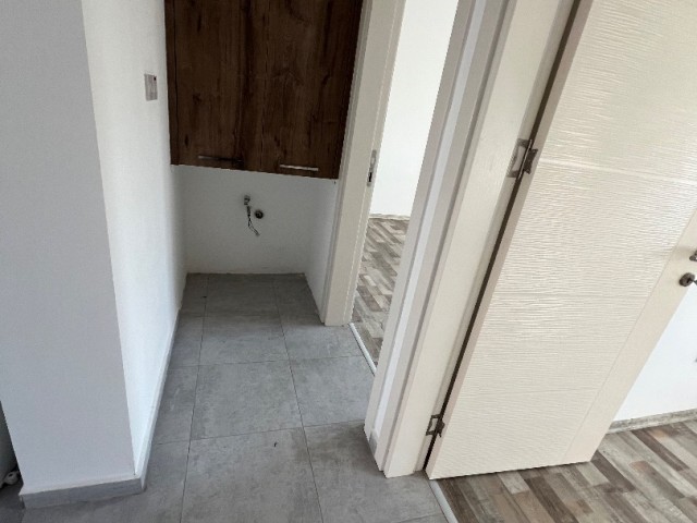 NIE GENUTZTE 2+1-WOHNUNG ZUM VERKAUF IN NICOSIA/GÖNYELİ IN DER NÄHE VON YENIKENT. 0533 859 21 66