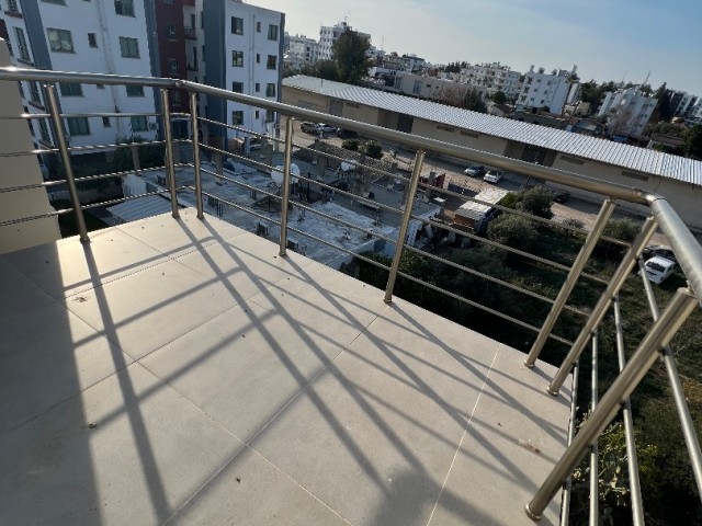 2+1 PENTHOUSE FOR SALE IN NICOSIA/GÖNYELİ, WITH ELEVATOR, LARGE VIEW, TERRACE, CENTRAL LOCATION.. 0533 859 21 66