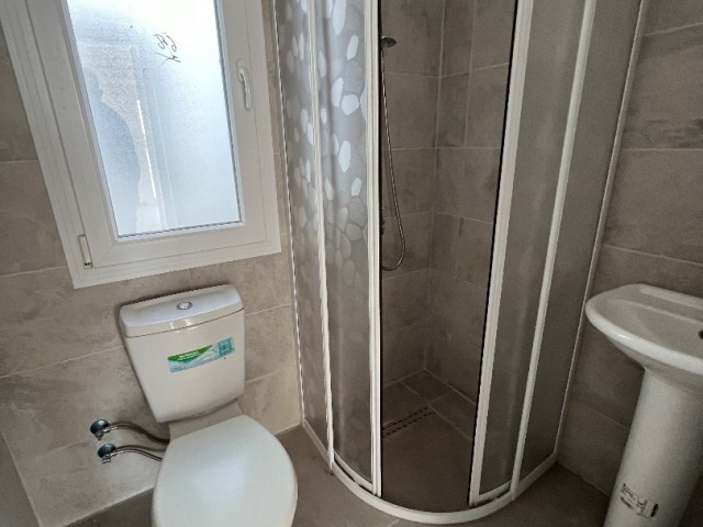 LEFKOŞA/GÖNYELİ DE ASANSÖRLÜ GENİŞ MANZARALI TERASLI MERKEZİ KONUM SATILIK 2+1 PENTHOUSE.. 0533 859 21 66