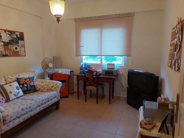 GEPFLEGTE 3+1-WOHNUNG ZUM VERKAUF IN KYRENIA/BOĞAZ. 0533 859 21 66