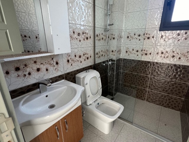 LEFKOŞA/KÜÇÜKKAYMAKLI DA ASANSÖRLÜ SIFIR SATILIK 2+1 PENTHOUSE..0533 859 21 66