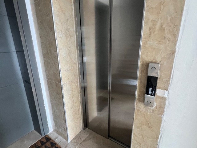 NEUES 2+1 PENTHOUSE MIT AUFZUG ZU VERKAUFEN IN NICOSIA/KÜÇÜKKAYMAKLI..0533 859 21 66