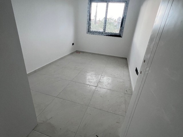 LEFKOŞA/GÖNYELİ DE KULLANIMA HAZIR 124 m2 ENSUIT YAYAK ODALI SATILIK SIFIR 3+1 DAİRE..