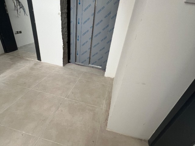 LEFKOŞA/KÜÇÜKKAYMAKLI DA 155 m2 ÇOK GENİŞ 2 TERASLI ASANSÖRLÜ TÜRK KOÇAN SATILIK SIFIR 2+1 PENTHOUSE..0533 859 21 66