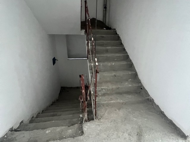 2+1 WOHNUNG ZU VERKAUFEN IN NICOSIA/KÜÇÜKKAYMAKLI MIT 2 BADEZIMMERN/WC ENSUIT 105 m2 TÜRKISCHES KOÇAN. 0533 859 21 66