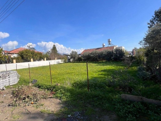 NICOSIA/HASPOLATTA 520 m2 LAND FOR SALE NEAR THE MAIN ROAD.. 0533 859 21 66