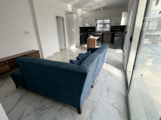 LEFKOŞA/GÖNYELİ DE FULL SIFIR EŞYALI 165 m2 TÜRK KOÇAN SATILIK 3+1 PENTHOUSE.. 0533 859 21 66