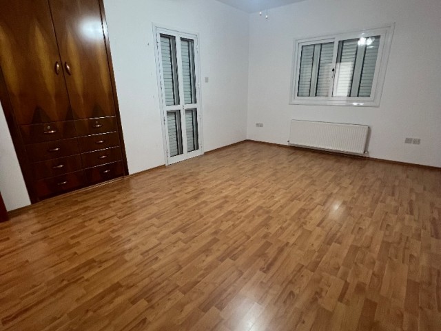 NICOSIA/KÖŞKLÜÇİFTLIK TE TÜRK KOÇAN SEHR BESONDERES 4+1 VOLLSTÄNDIG FREISTEHENDE VILLA ZUM VERKAUF AUF 680 m2 ECKGRUNDSTÜCK. 0533 859 21 66