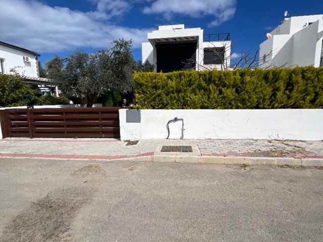 3+1 VOLLSTÄNDIG FREISTEHENDE VILLA ZUM VERKAUF IN GIRNE/EDREMIT MIT BERGBLICK UND MEERBLICK VOLLSTÄN