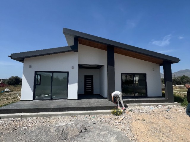 130 متر مربع فولاد جدید خانه 2+1 برای فروش در نیکوزیا/دوزووا.. 0533 859 21 66