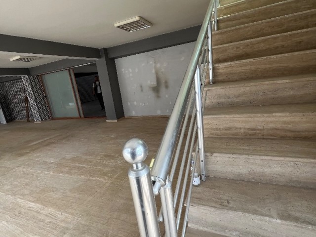 KOMPLETTER ARBEITSPLATZ ZUM VERKAUF AN DER ECKE MIT 700 m2 GESCHLOSSENER FLÄCHE, EINGEBAUT AUF EINEM 630 m2 großen GRUNDSTÜCK IN FAMAGUSTA GROSSER INDUSTRIE. 0533 859 21 66