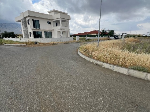 930 m2 LAND FOR SALE WITHIN CONSTRUCTION IN GİRNE/DIKMEN, OPEN FOR DEVELOPMENT, 35% USE, 2 FLOOR PERMISSION..0533 859 21 66