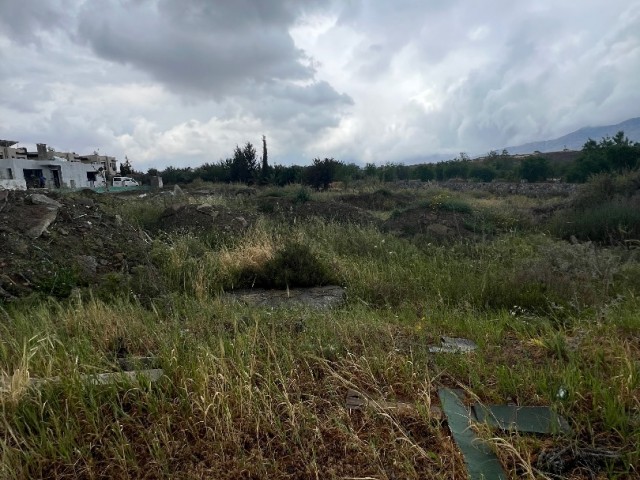 930 m2 LAND FOR SALE WITHIN CONSTRUCTION IN GİRNE/DIKMEN, OPEN FOR DEVELOPMENT, 35% USE, 2 FLOOR PERMISSION..0533 859 21 66