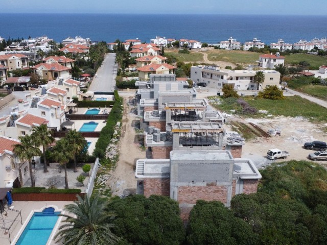 4+1 VOLLSTÄNDIG FREISTEHENDE VILLEN ZUM VERKAUF IN GIRNE/LAPTA MIT BERG- UND MEERBLICK UND PRIVATEM POOL, 200 m VOM MEER ENTFERNT..0533 859 21 66