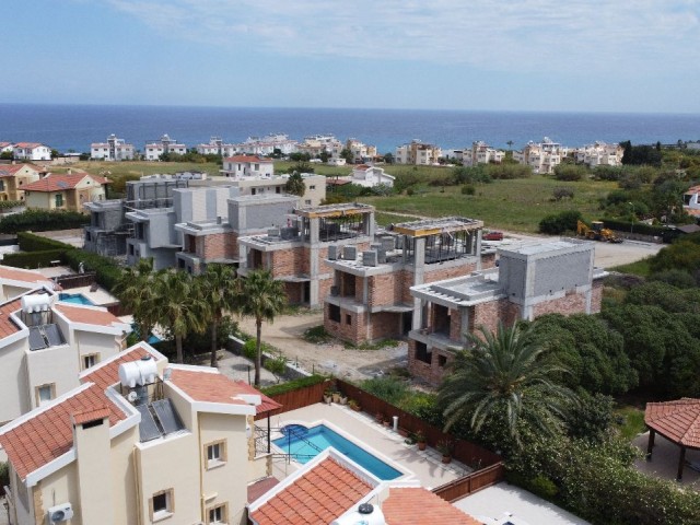 4+1 VOLLSTÄNDIG FREISTEHENDE VILLEN ZUM VERKAUF IN GIRNE/LAPTA MIT BERG- UND MEERBLICK UND PRIVATEM POOL, 200 m VOM MEER ENTFERNT..0533 859 21 66