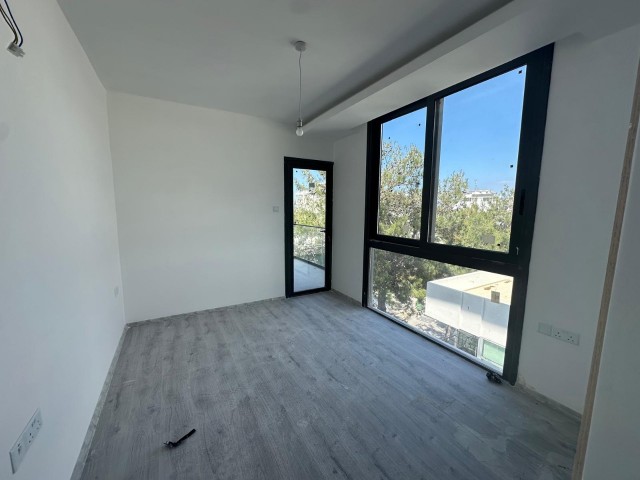 NEUE 1+1 WOHNUNG ZUM VERKAUF IN KYRENIA/ZENTRUM. 0533 859 21 66