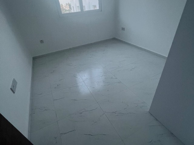 NEW 2+1 FLAT FOR SALE IN NICOSIA/GÖNYELİ, SIDE THE MARKET STOP WITH ELEVATOR..0533 859 21 66