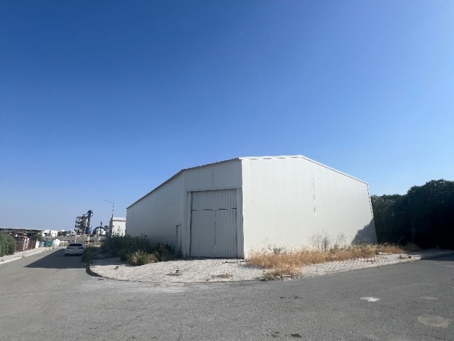 NIE GENUTZTES NEUES 800 m2 großes LAGERHAUS ZUR MIETE HINTER METGİN IN DER INDUSTRIEZONE NICOSIA/HAS