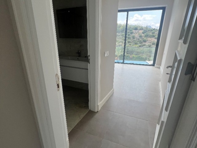 FULLY FURNISHED 2+1 FLAT FOR RENT WITH PRIVATE POOL AND TERRACE NEAR THE OLD COLLEGE IN KYRENIA/BELLAPAİS.. 0533 859 21 66