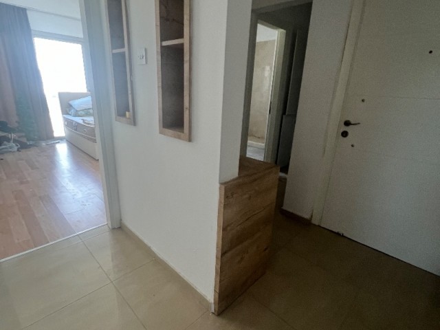 TÜRKISCHES KOÇAN, KOMPLETT MÖBLIERTE, SEHR GERÄUMIGE 2+1-WOHNUNG ZUM VERKAUF IN NICOSIA/ORTAKÖY GEGENÜBER DEM DEREBOYU CD SO PASHA HOTEL..0533 859 21 66