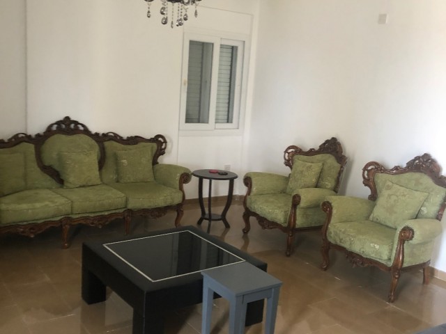 GİRNE/ALAGADİ DE 850 m2 ARSA İÇERİSİNE KURULU 250 m2 KAPALI ALANLI FULL EŞYALI SATILIK 4+1 TAM MÜSTAKİL VİLLA..0533 859 21 66