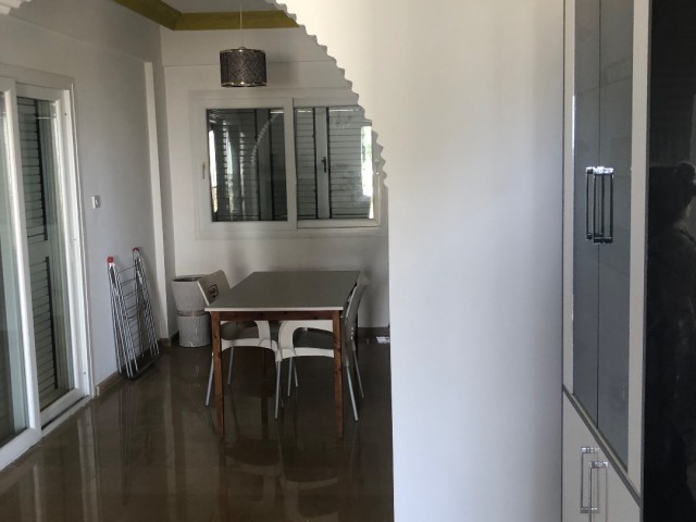 GİRNE/ALAGADİ DE 850 m2 ARSA İÇERİSİNE KURULU 250 m2 KAPALI ALANLI FULL EŞYALI SATILIK 4+1 TAM MÜSTAKİL VİLLA..0533 859 21 66