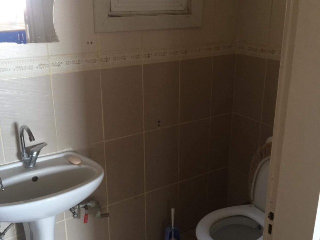 145m2 good condition flat in Metehan