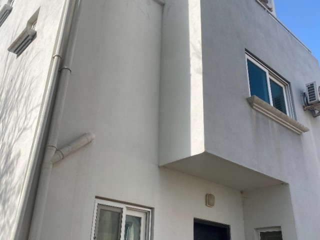 Triplex villa in Küçük Kaymaklı