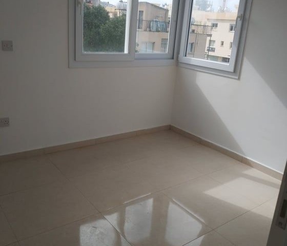 Lefkoşa'nın göbeğinde Ruso sahası yanı 1+1 satılık penthouse 