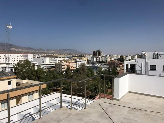 Penthouse For Sale in Küçük Kaymaklı, Nicosia