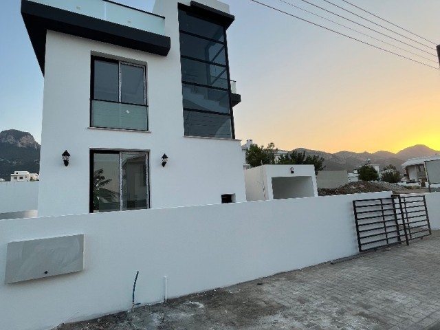 4+1 Villa mit Pool zum Verkauf in Kyrenia Çatalköy