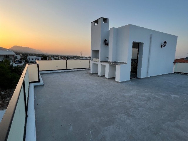 4+1 Villa mit Pool zum Verkauf in Kyrenia Çatalköy