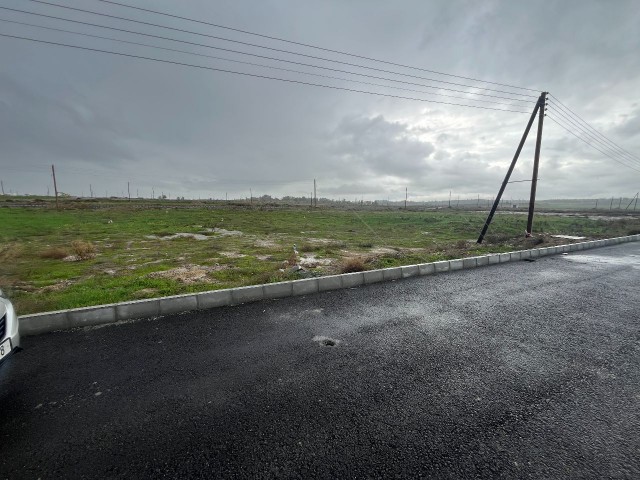 640 m² bereites Cob-Land für Märtyrerkind in Nikosia-Metehan!