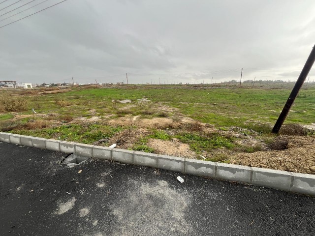 640 m² bereites Cob-Land für Märtyrerkind in Nikosia-Metehan!