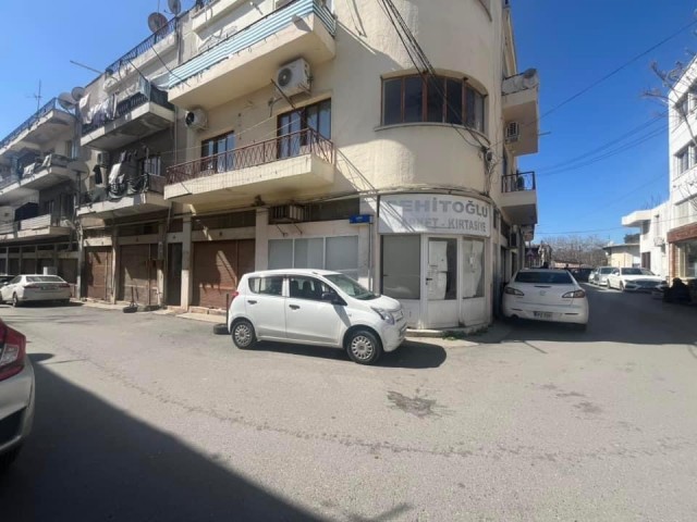 Laden zum Verkauf innerhalb der Mauern von Nikosia