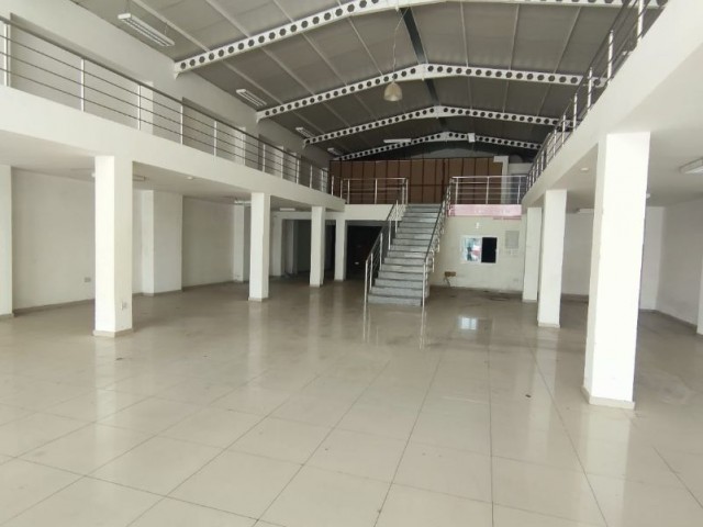 850 SQUARE METERS SUITABLE FOR SHOWROOM AND WAREHOUSE ON THE MAIN ROAD.