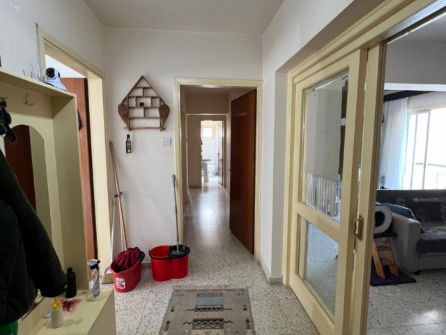 LEFKOŞANIN EN MERKEZİ KONUMUNDA MOLTO KARŞISI SATILIK 3+1 130m2 DAİRE