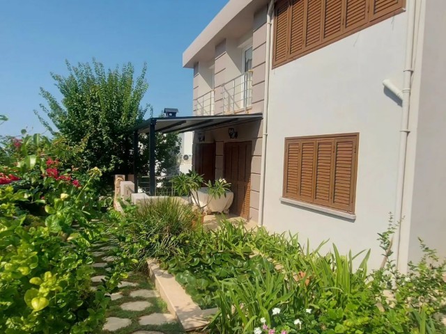 READY TO MOVE IN GIRNE ÇATALKÖY 3+2 LARGE GARDEN WITH ITS OWN GARDEN JACUZZI