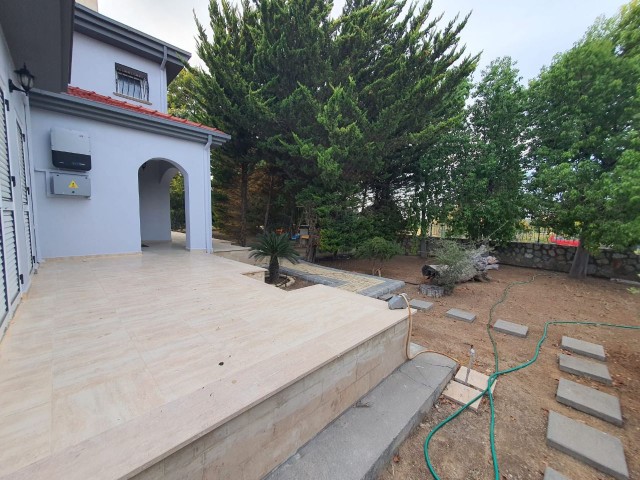 6+1 VILLA FOR SALE IN ÇATALKÖY REGION, A SPACIOUS BEAUTIFUL VILLA WITH FRUIT TREES ON 1 DECAR OF LAND, WITH 2 FIREPLACES AND 3 TOILETS AND BATHROOMS.