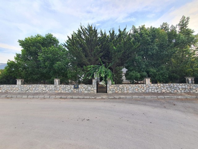 6+1 VILLA FOR SALE IN ÇATALKÖY REGION, A SPACIOUS BEAUTIFUL VILLA WITH FRUIT TREES ON 1 DECAR OF LAND, WITH 2 FIREPLACES AND 3 TOILETS AND BATHROOMS.