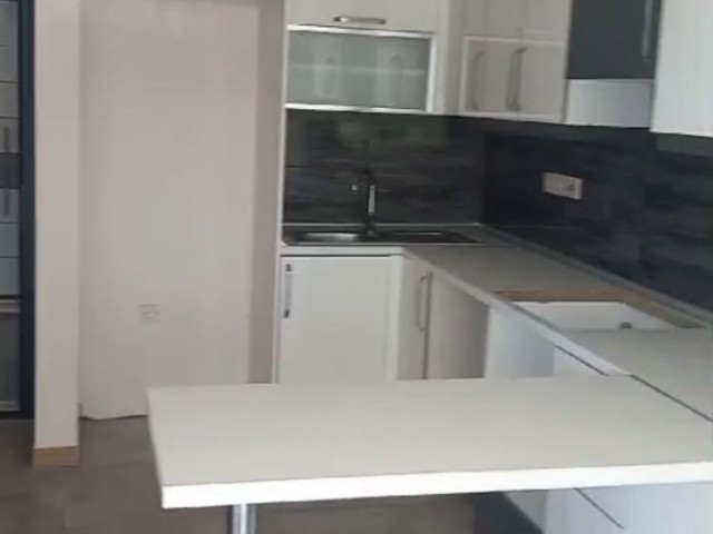 فروش آپارتمان 2+1 در گیرن آلسانچک 125000 خیابان تماس با شماره 0533 858 23 82