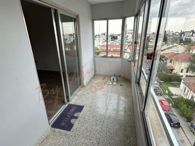 FLAT FOR RENT IN A GREAT LOCATION IN DEREBOYUN