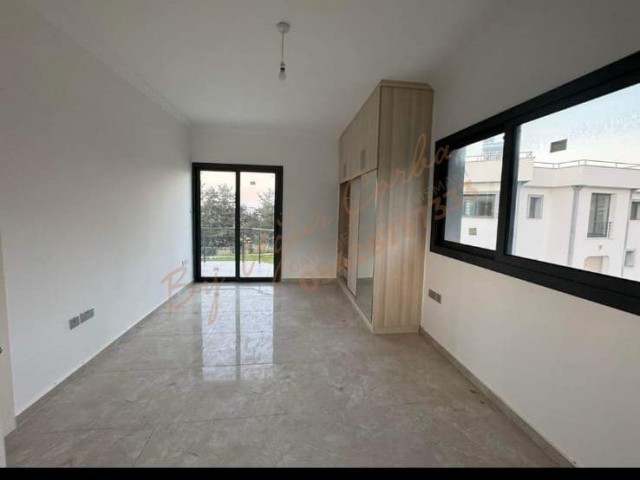 ALSANCAK SATILIK 4+1 VİLLA