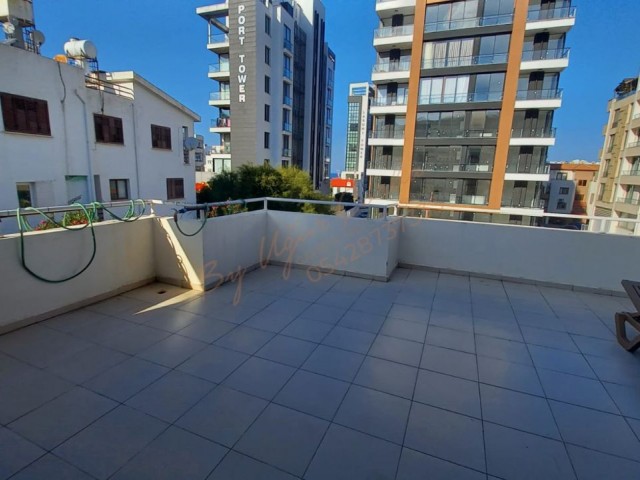 2+1 PENTHOUSE ZUM VERKAUF IM KYRENIA CENTER