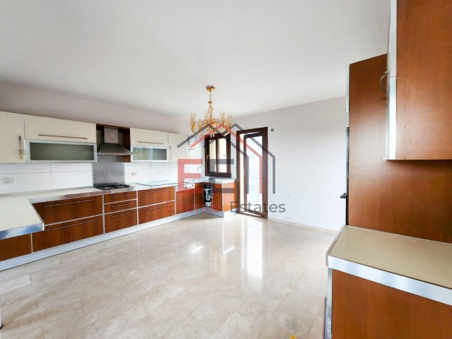 3+1 PENTHOUSE, FOR SALE. GIRNE. CENTER