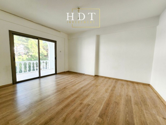 3+1 GROSSE WOHNUNG. 260 M² FLÄCHE