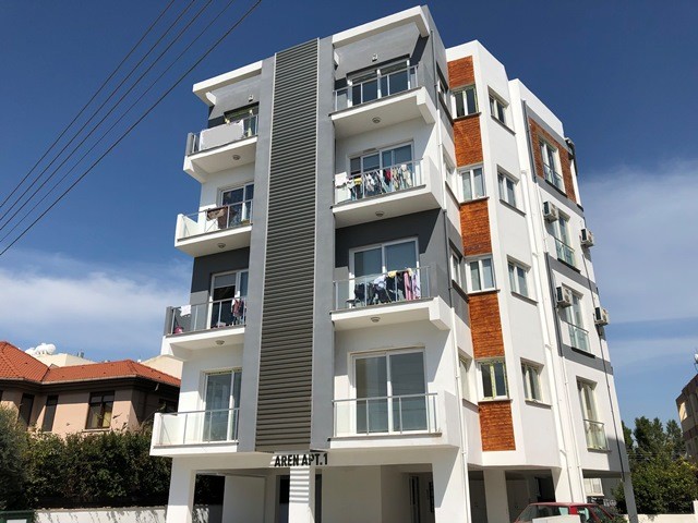 ORTAKÖY  ANA CADDEYE YÜRÜME MESAFESİNDE HEMEN TESLİM 2+1 DAİRE